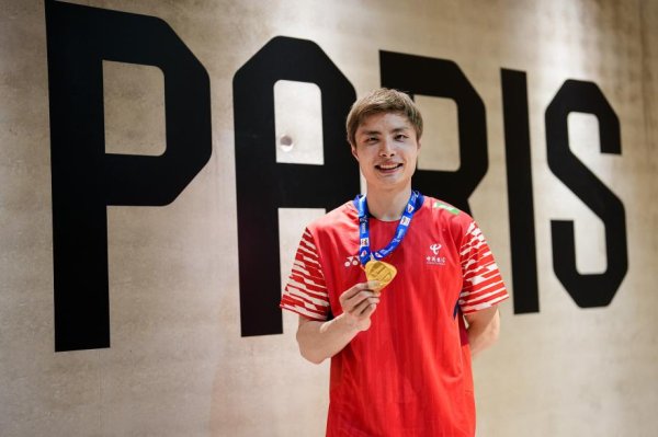 石宇奇逆投胎锦赛初度夺冠 国羽男单时隔10年再问鼎