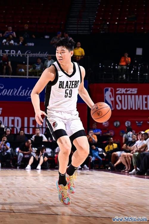 莫兰特祝贺崔永熙：珍惜球队对你的支持